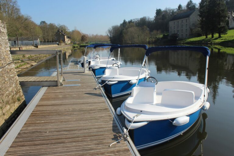Ruban Bleu boats neatly moored