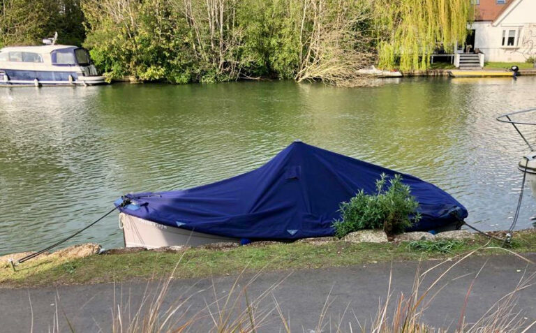 Uncle Johnny Ruban Bleu Scoop - electric boat with custom Sunbrella storm cover, Reading Berkshire